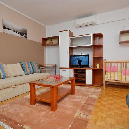 Apartment And Room Ivica Vodice Exterior foto