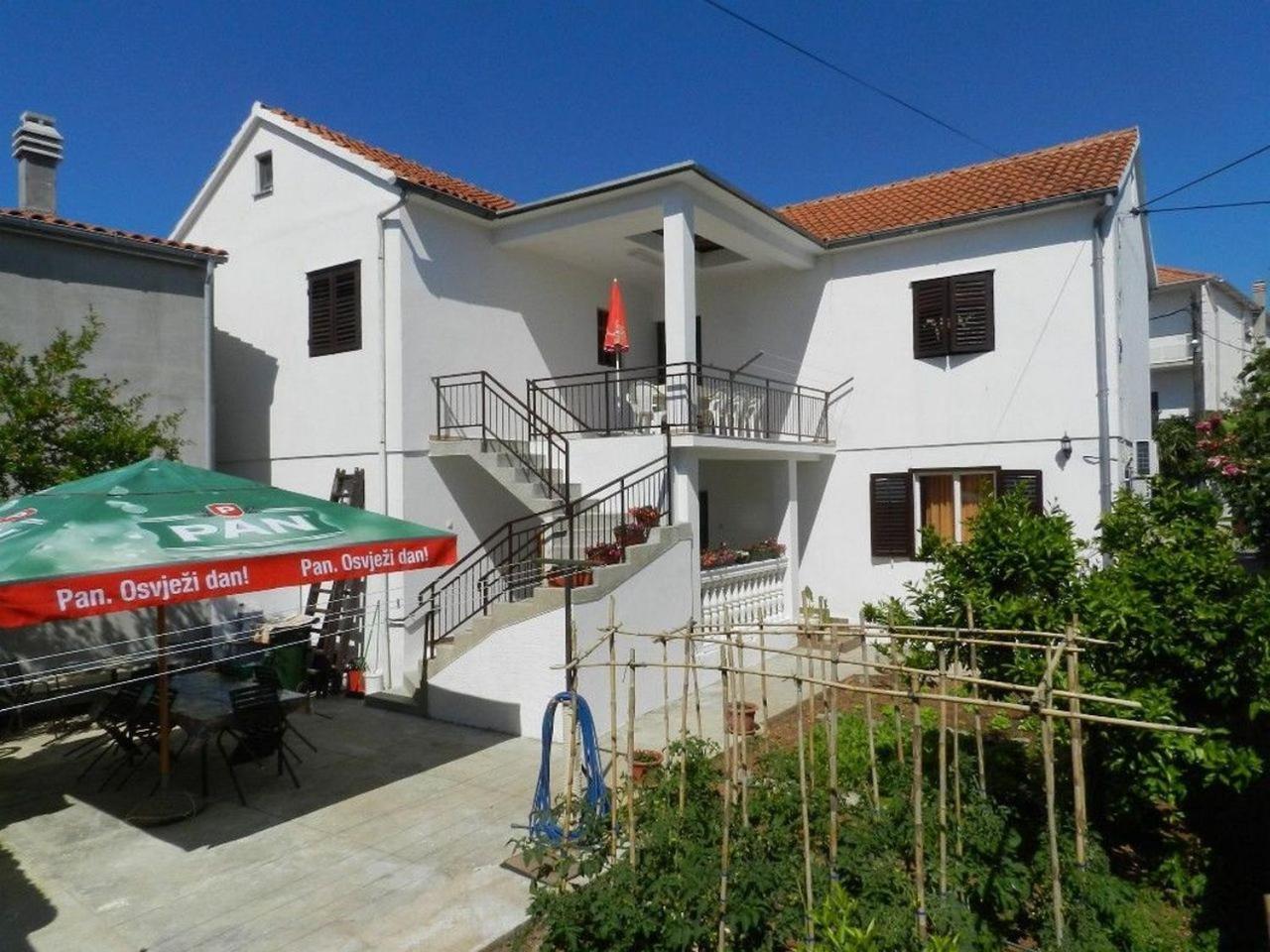 Apartment And Room Ivica Vodice Exterior foto